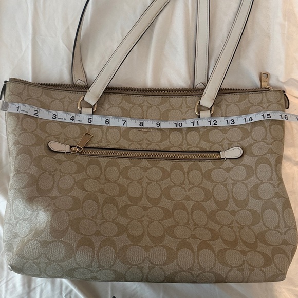 Coach Beige and Tan Signature Tote Bag Shoulder Purse - Picture 11 of 13